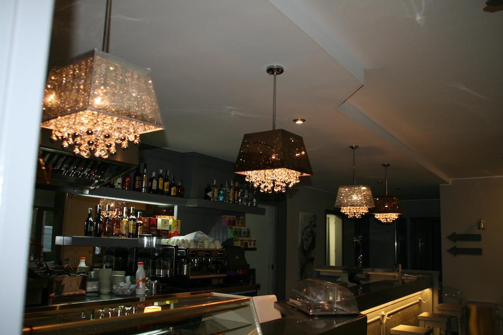 Hotel L'Ast Banyoles Exterior photo